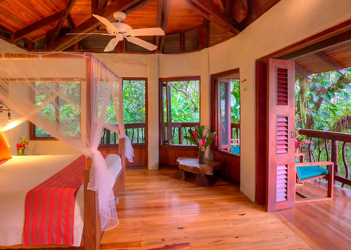 Playa Nicuesa Rainforest Eco Sanctuary